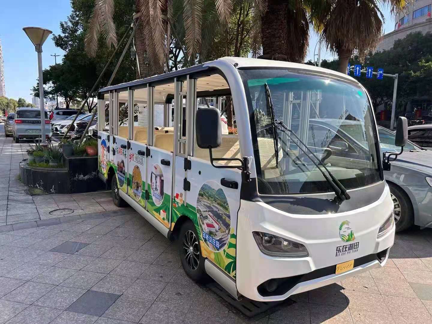 電動(dòng)觀光車在鄉(xiāng)村旅游中的作用